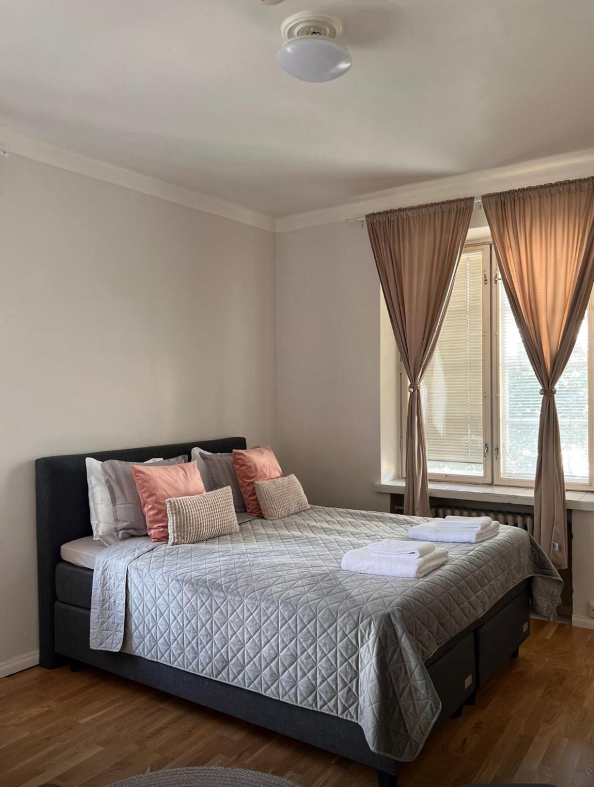 Your Chic Vibrant Airbnb Хелзинки Екстериор снимка