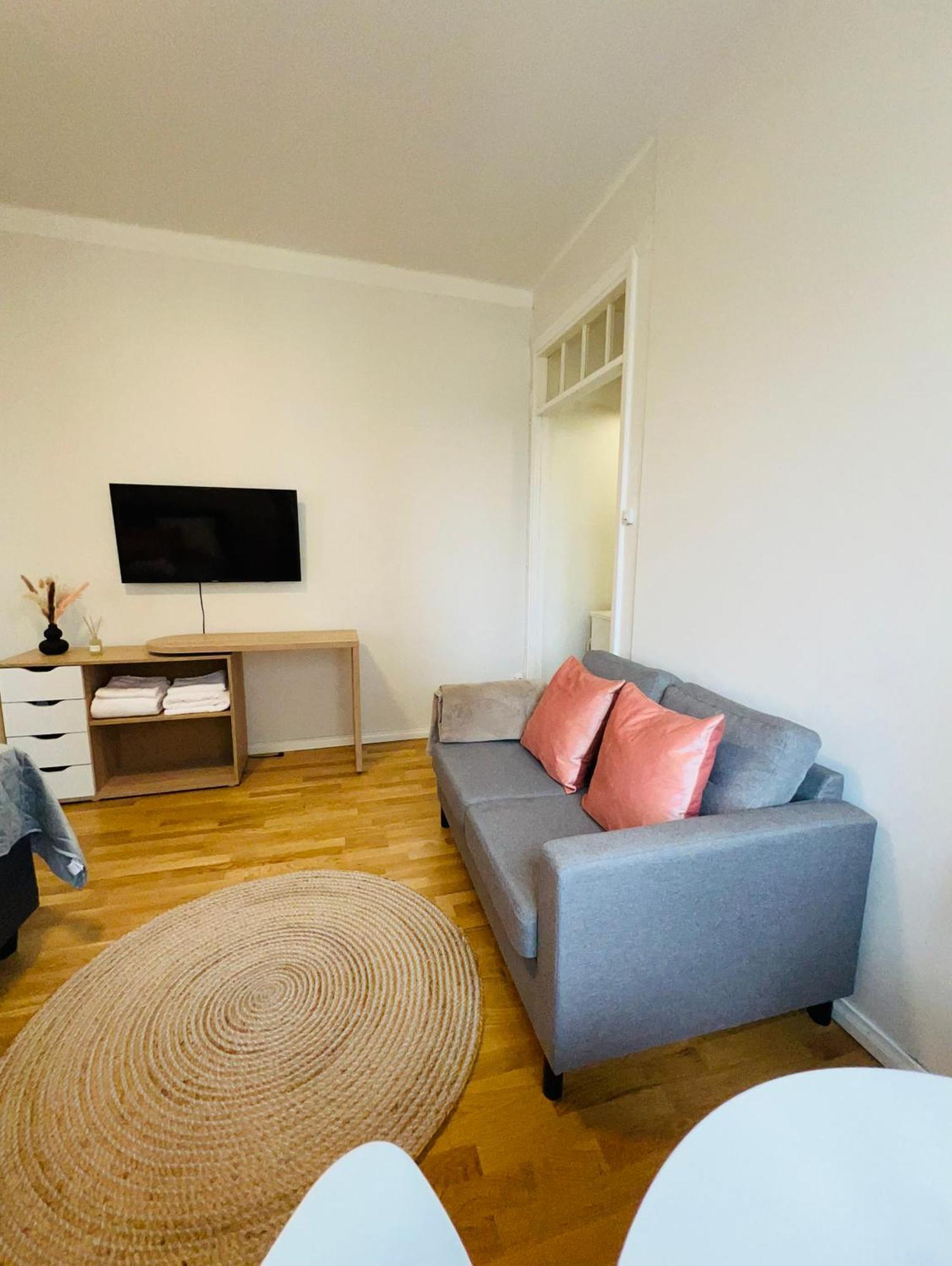 Your Chic Vibrant Airbnb Хелзинки Екстериор снимка
